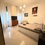 Near Station Buenos Aires Side شقة